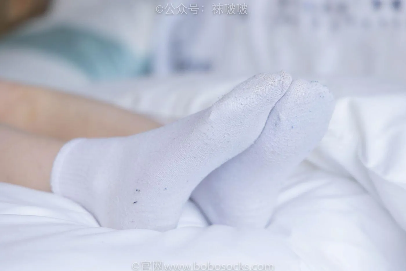 [BoBoSocks袜啵啵]NO.084 苏苏-运动鞋、日常所穿白棉袜、裸足 [140P]插图6